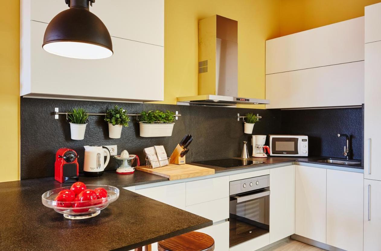 Lovely & Bright Bogatell Beach Apartment *