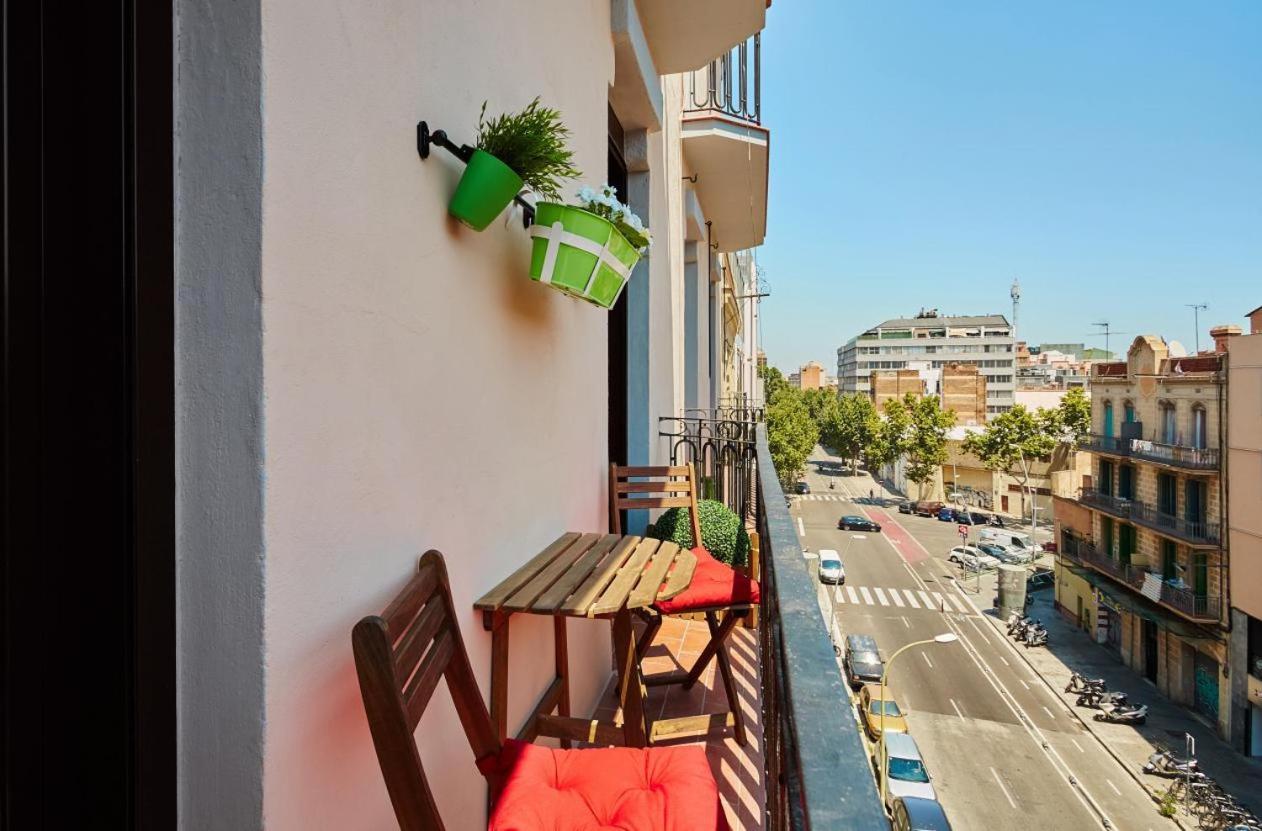 Lovely & Bright Bogatell Beach Apartment *